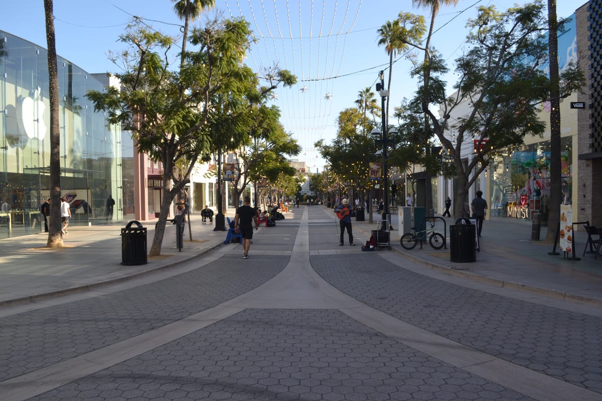 Santa Monica's entertainment zone could expand throughout Downtown and into neighboring streets