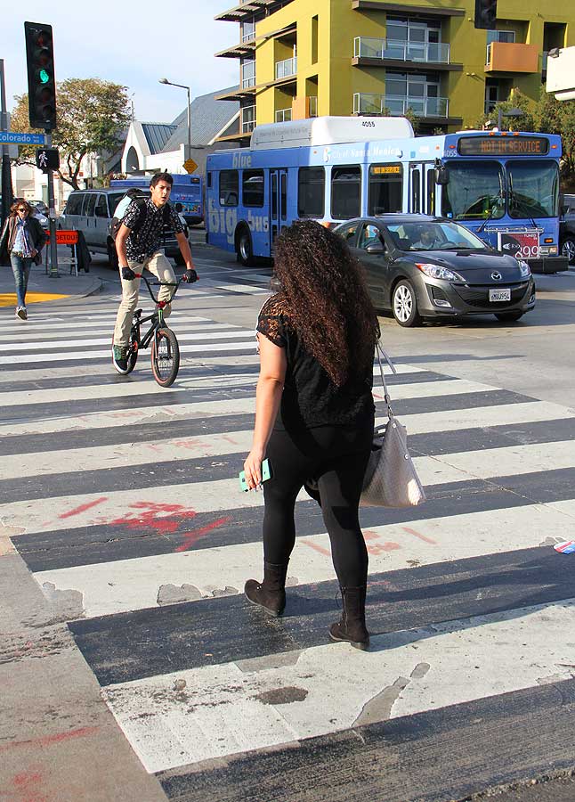 BUSY BLOCK: City Hall wants to develop an app that would help locals navigate traffic. (Daniel Archuleta daniela@www.smdp.com)