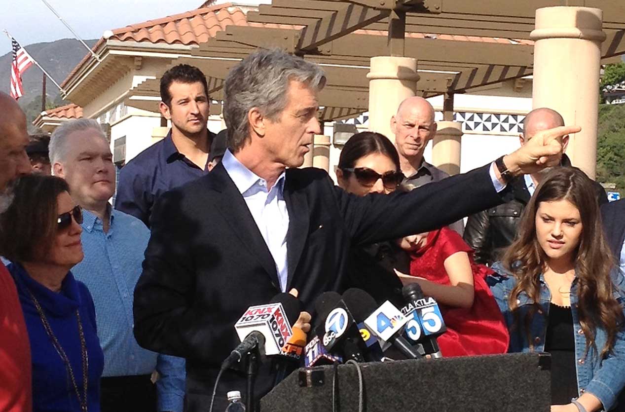 ON THE STUMP: Former Santa Monica Mayor Bobby Shriver announcing his candidacy for Los Angeles County supervisor. (Photo courtesy Sarah Dusseault)
