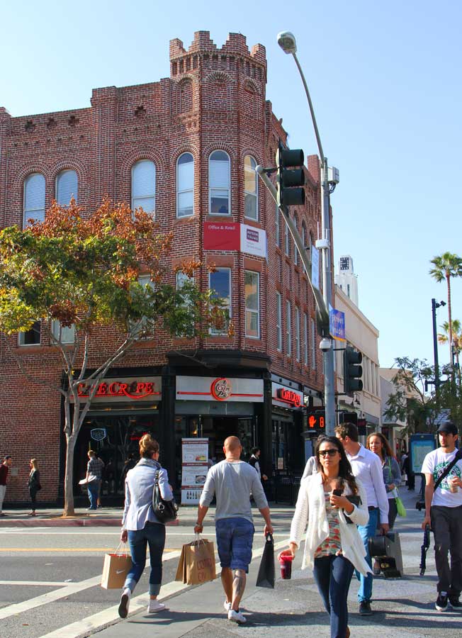 Daniel Archuleta daniela@www.smdp.com  PLACE OF BUSINESS: GoCoin, an international payment services company, signed a lease in this building located at 227 Broadway. (Daniel Archuleta)