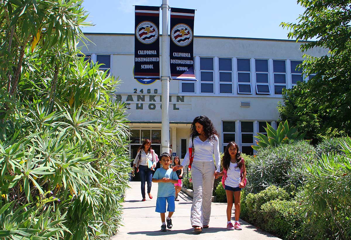 Franklin Elementary School (Daniel Archuleta daniela@www.smdp.com)
