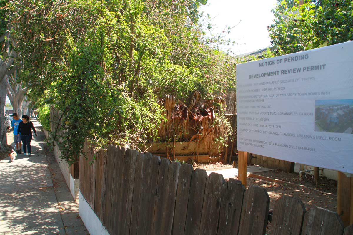 NOTICE: The Pico Neighborhood Association is against a plan to redevelop a number of properties on 21st Street into condos. (Daniel Archuleta daniela@www.smdp.com)